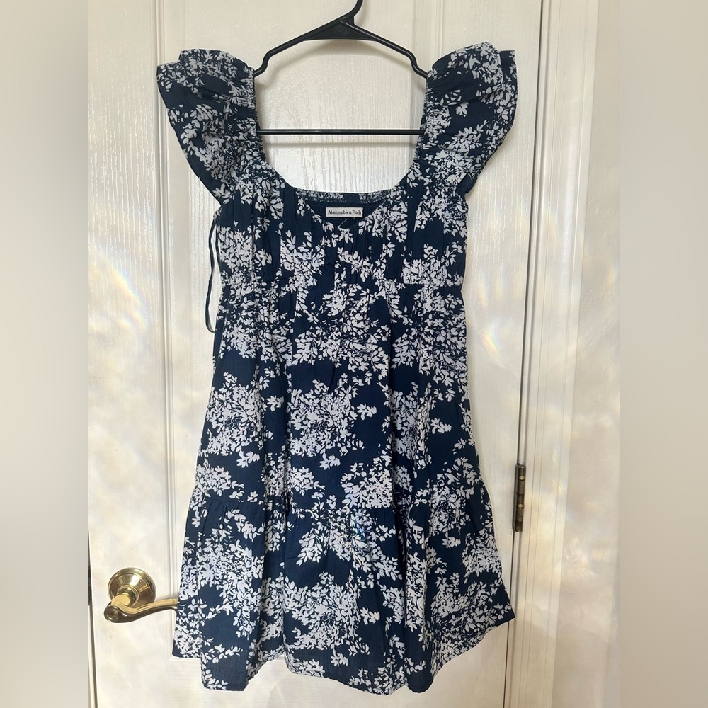 Abercrombie & Fitch Blue and White Puff Sleeve Sundress